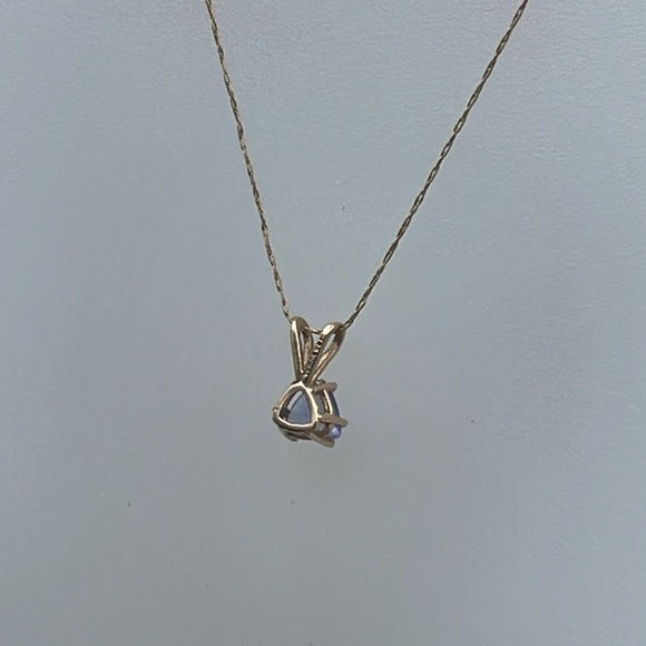 14kt Yellow Gold Tanzanite Triangle pendant and necklace - Picture 11 of 14
